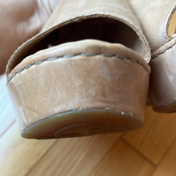 Born Open Toe Beige Wedge Sandals, Size 8 - Picture 5 of 8